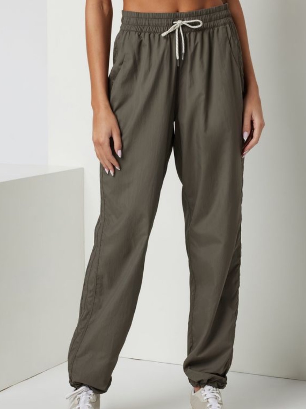 Vuori Eclipse Sport Pants Windbreaker Lightweight - Picture 8 of 8